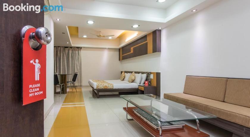 Hotel Grand Suites Indore Dış mekan fotoğraf