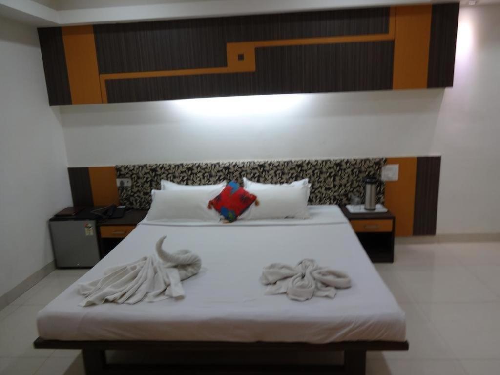 Hotel Grand Suites Indore Dış mekan fotoğraf