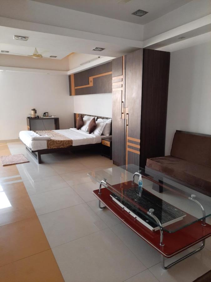 Hotel Grand Suites Indore Dış mekan fotoğraf